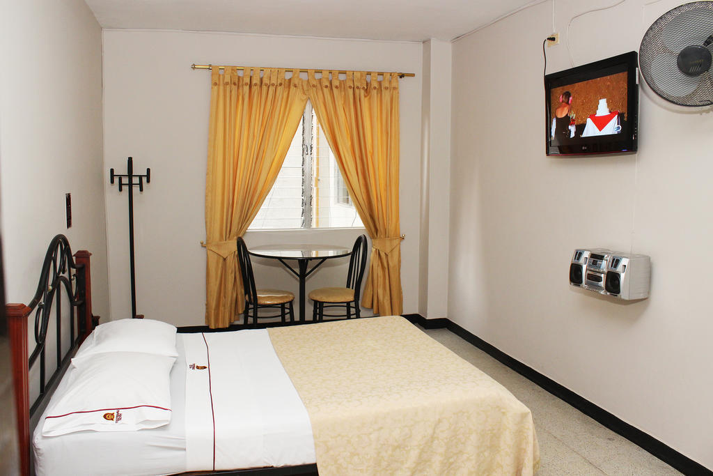Hotel Normandia Medellín Szoba fotó